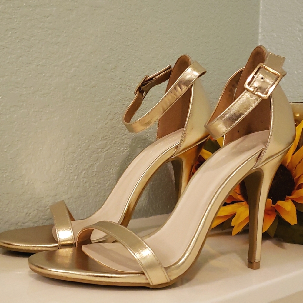 David's bridal Gold Heels size 9 - worn once